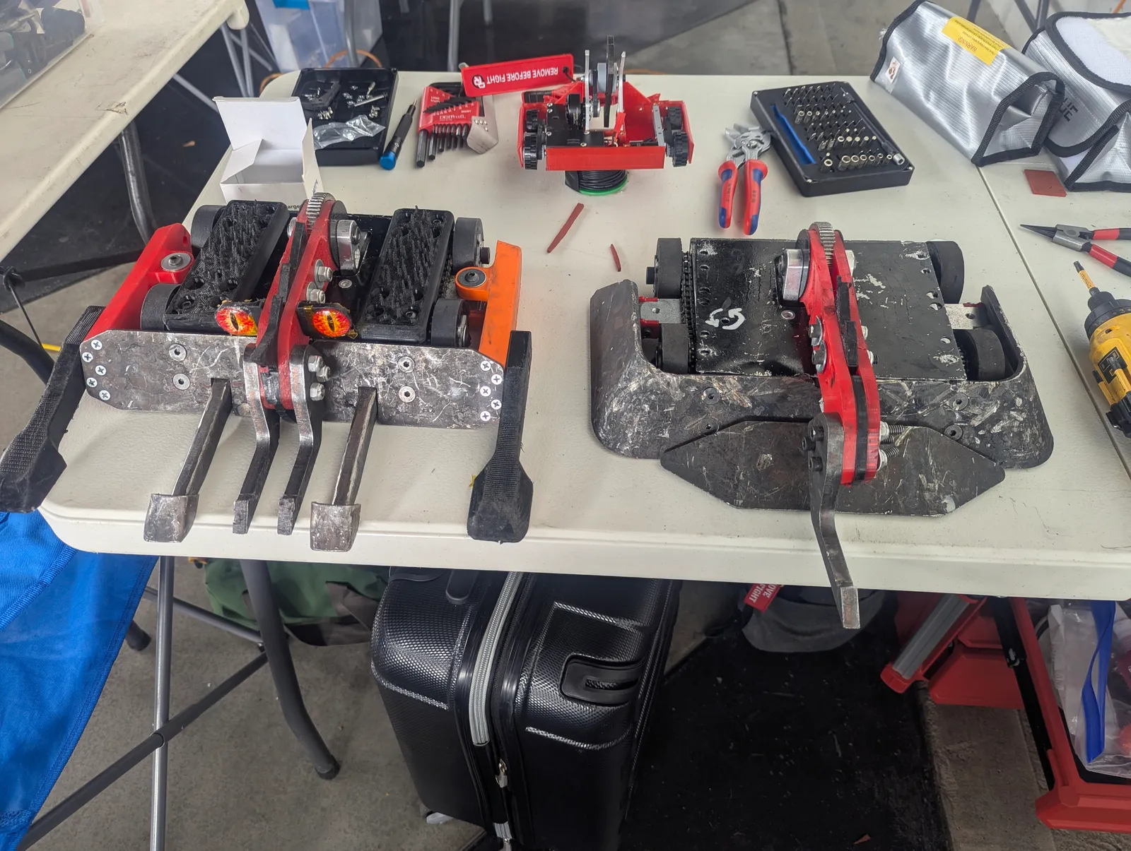 Two copies of Creature V4, set up with the vertical config (left) and the horizontal config (right)